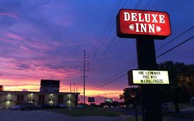 Deluxe Inn